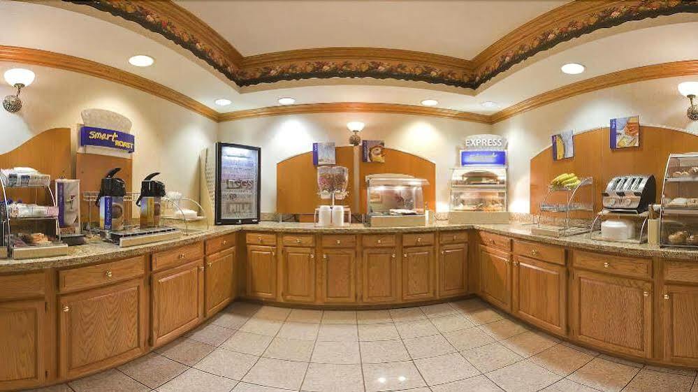 Holiday Inn Express Hotel & Suites Charlotte By Ihg Ngoại thất bức ảnh